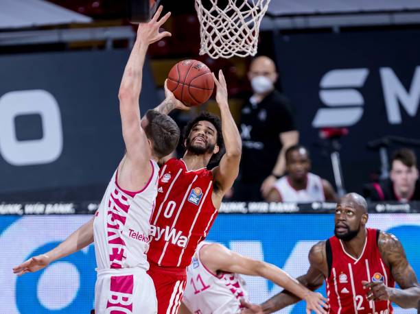 他的表现往 他的表现往