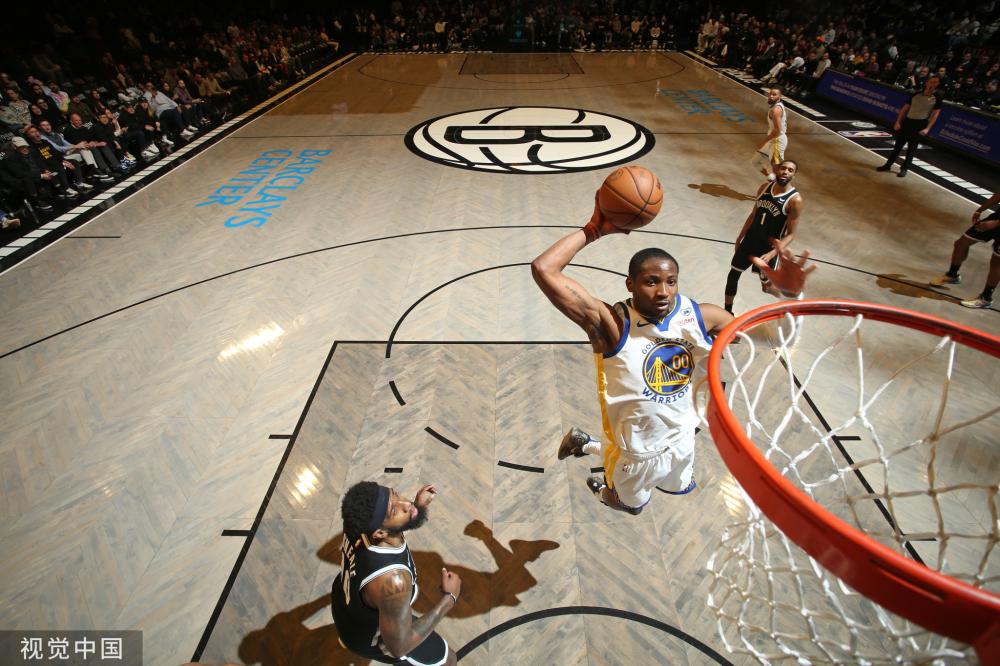 向全球传播 向全球传播