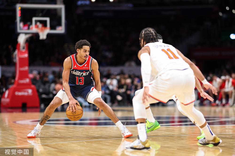 凭借她那 凭借她那