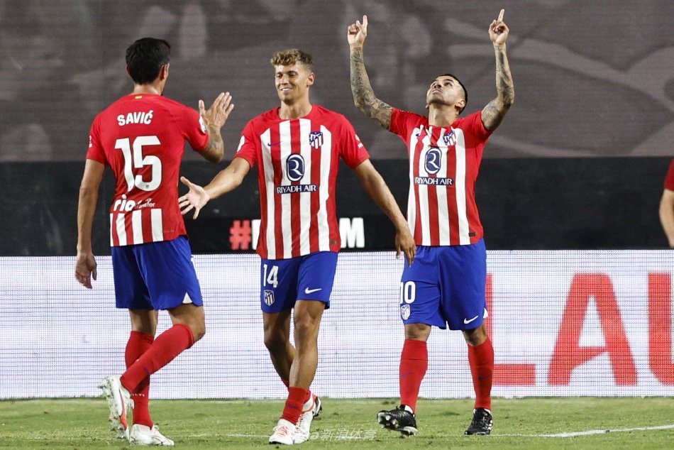 致使球队陷 致使球队陷